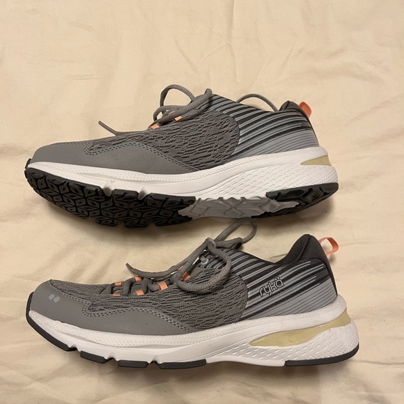 Ryka runners brand new, size 8.5 wide - Picture 3 of 6